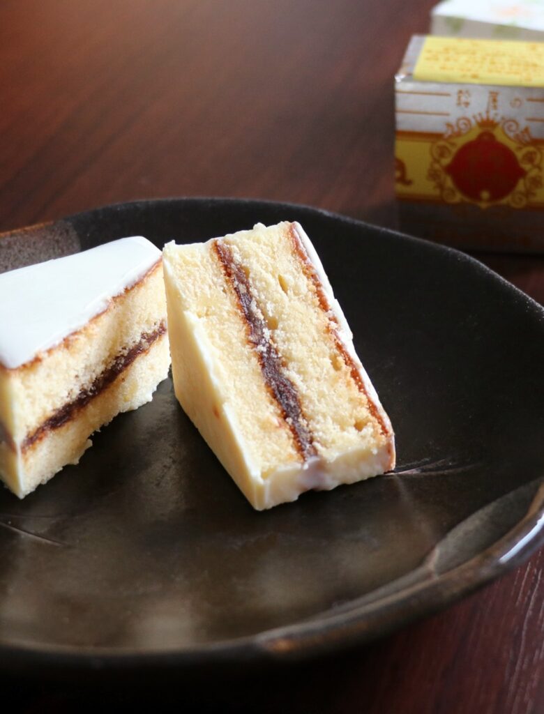 デラックスケーキ