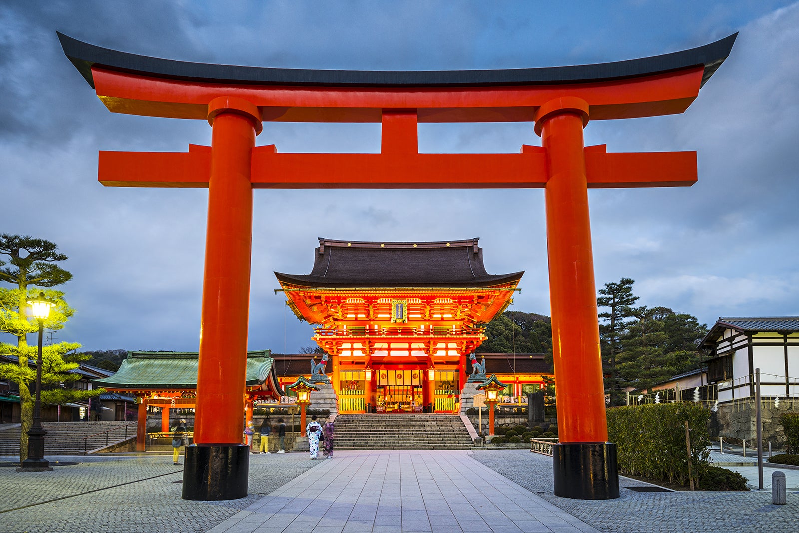 Fushimi Inari red torii gates
