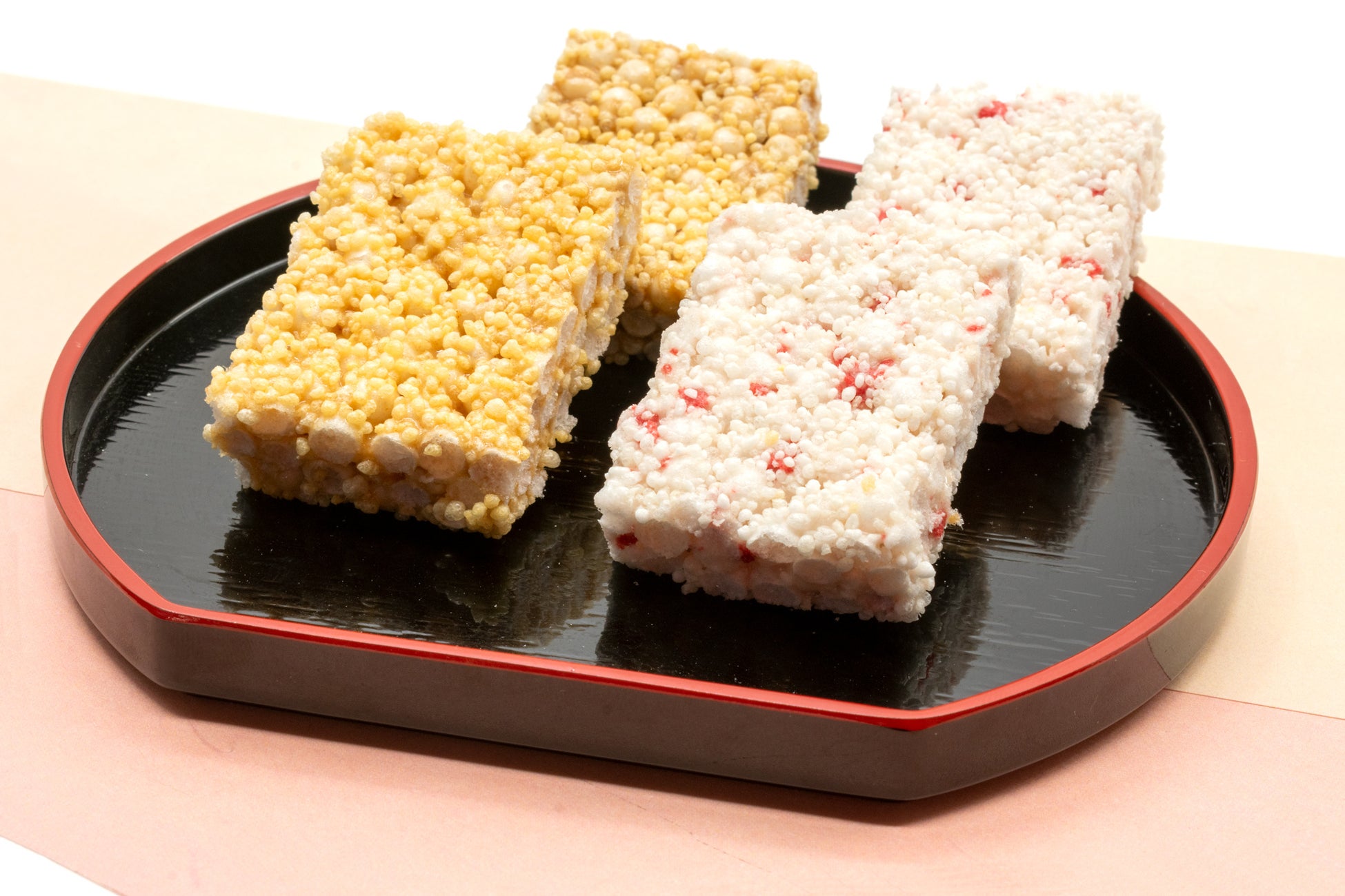 Kaminari-okoshi puffed rice crackers