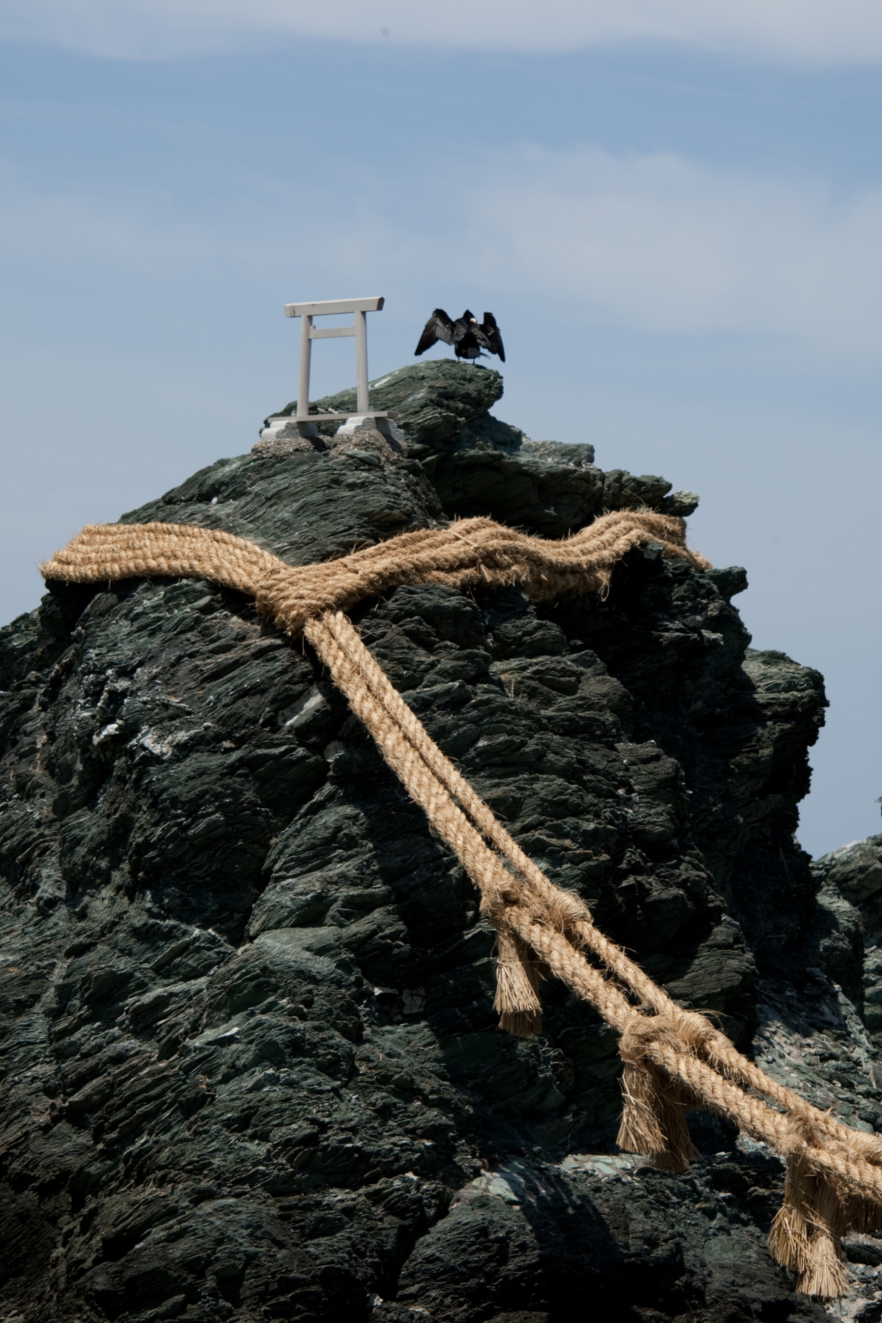 Meoto Iwa (Photo via PhotoAC)