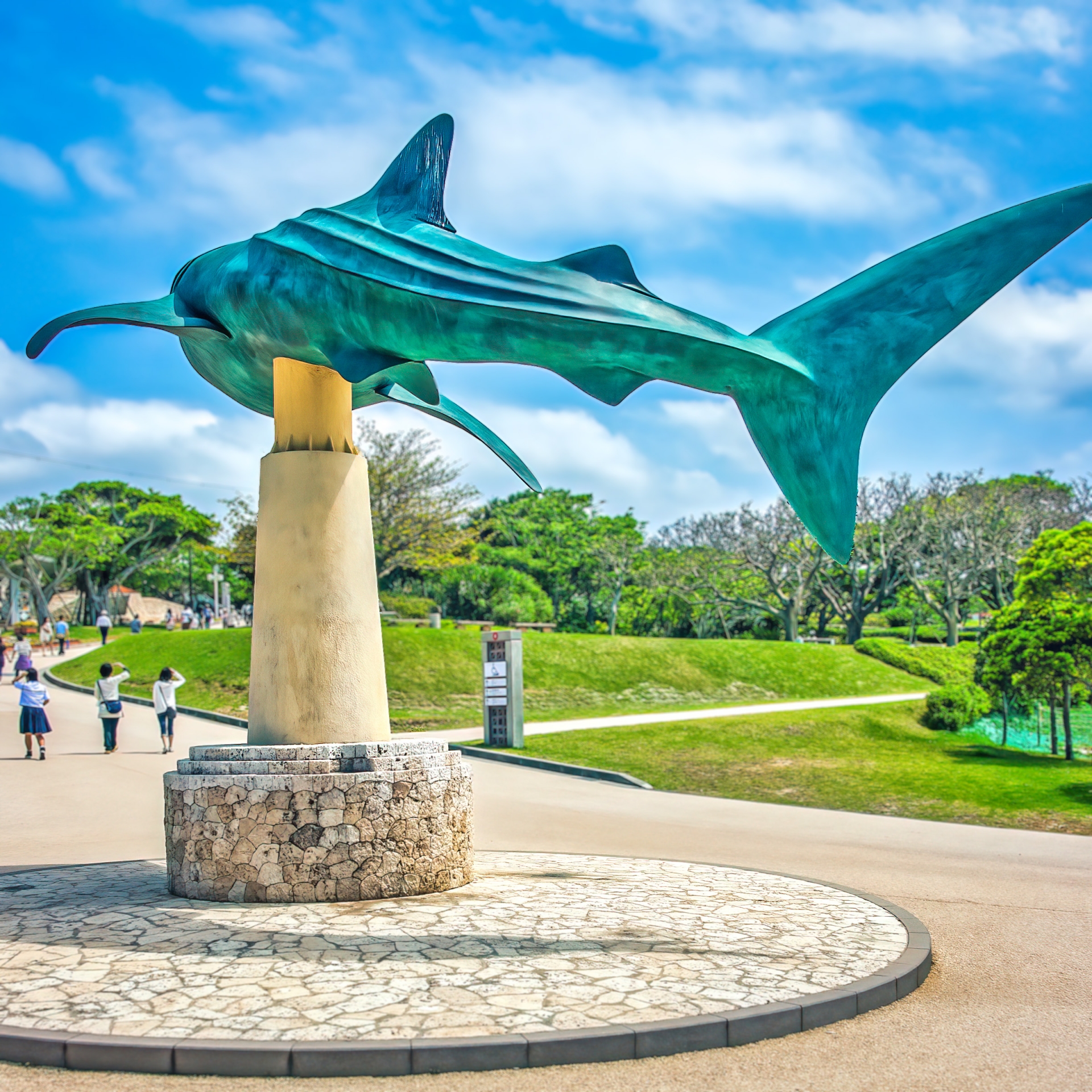 churaumi aquarium whale shark (Photo via PhotoAC)