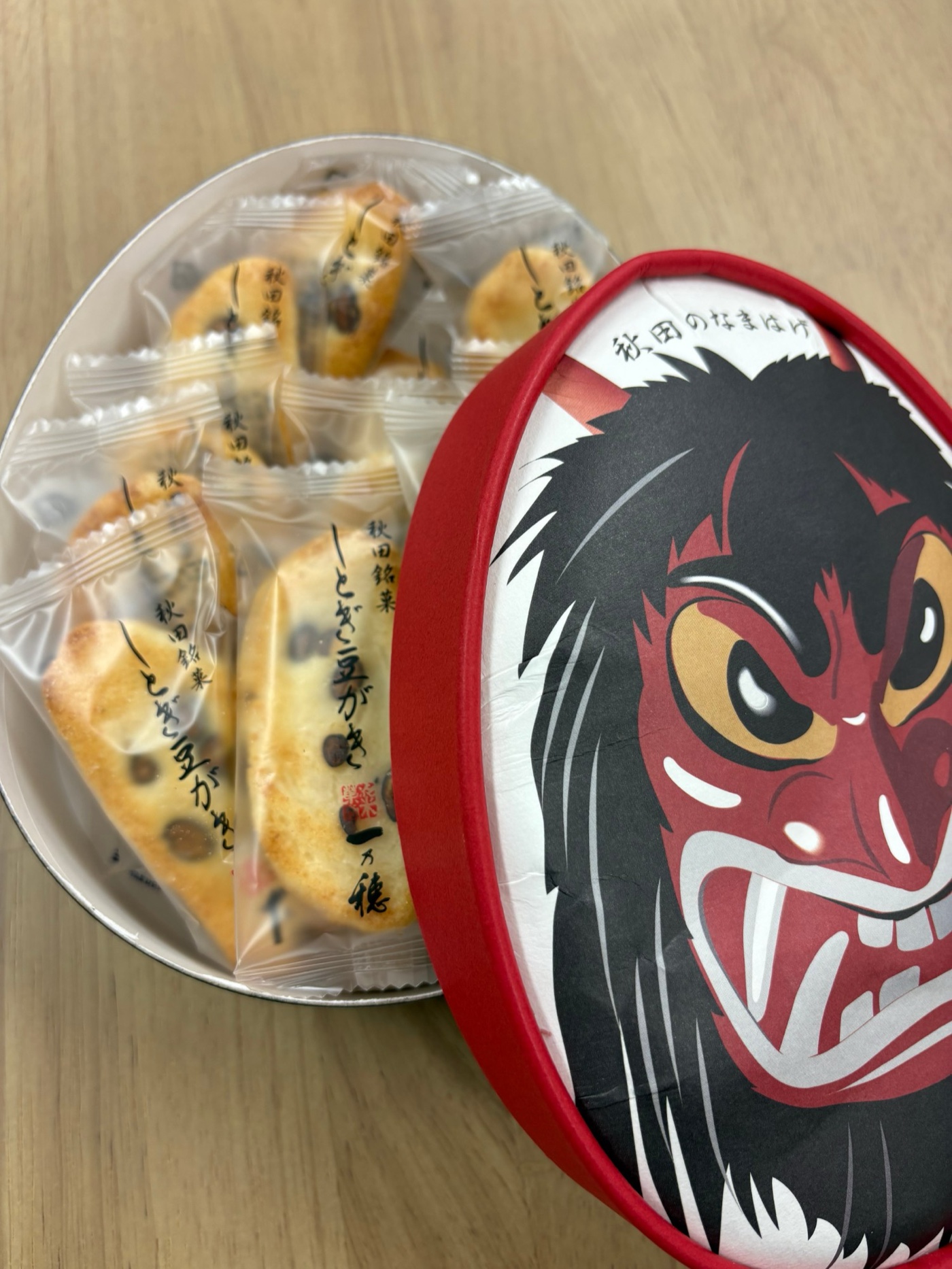 Ichinoho Shitogi Mamegaki in the Namahage box (一乃穂 しとぎ豆がき) — purchased and photographed by the Kasegeya editorial team